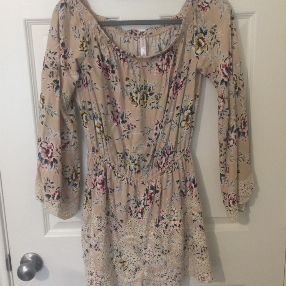 Xhiliration Off shoulder floral romper size medium